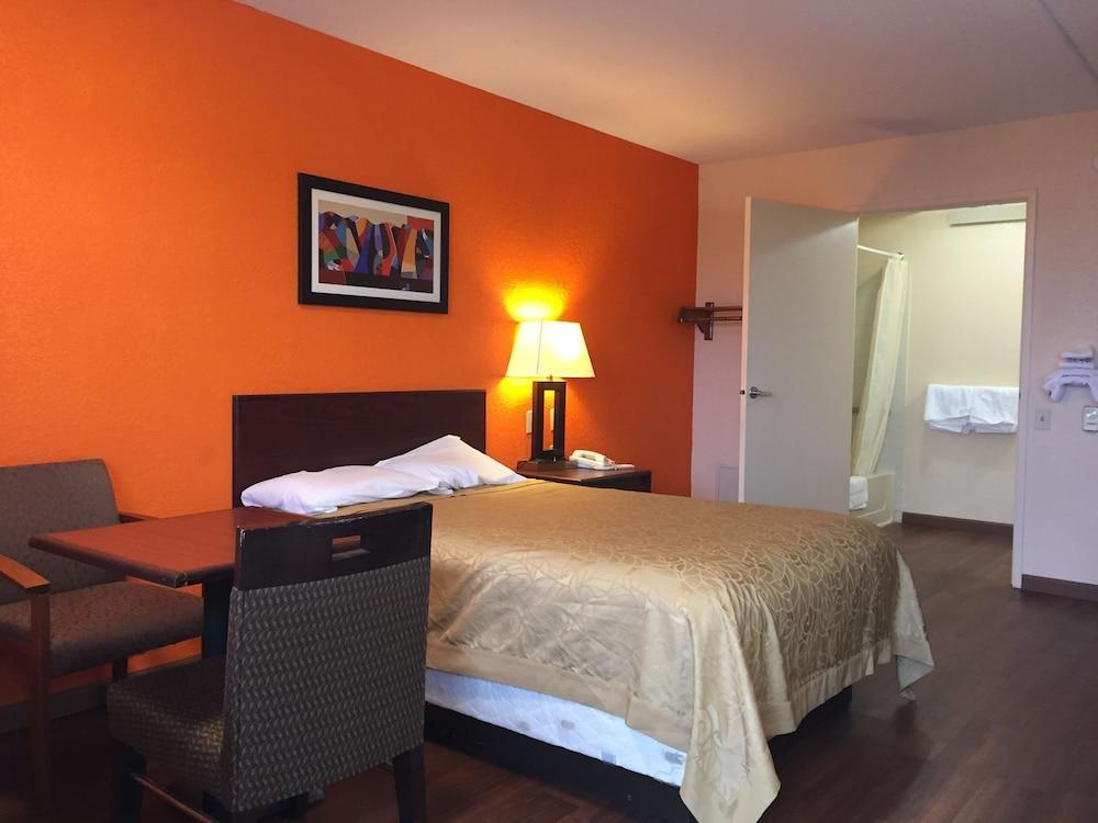 Americas Value Inn-pittsburgh Airport Motel 2*