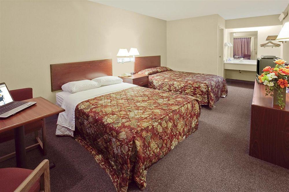 Motel Americas Value Inn-pittsburgh Airport