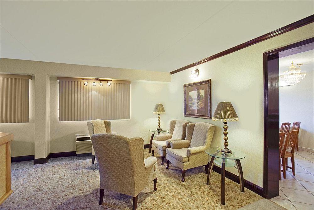 Americas Value Inn-pittsburgh Airport Motel