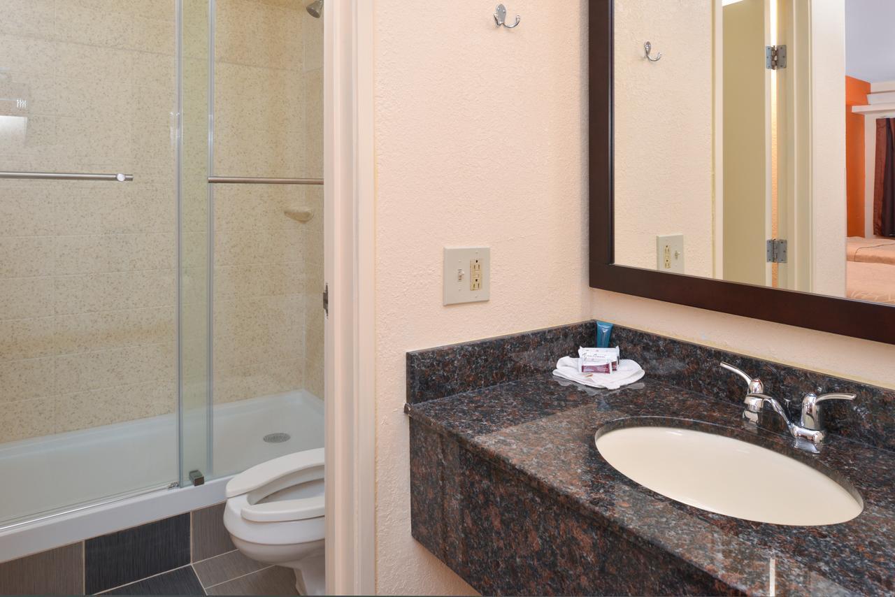 Americas Value Inn-pittsburgh Airport Motel 2*