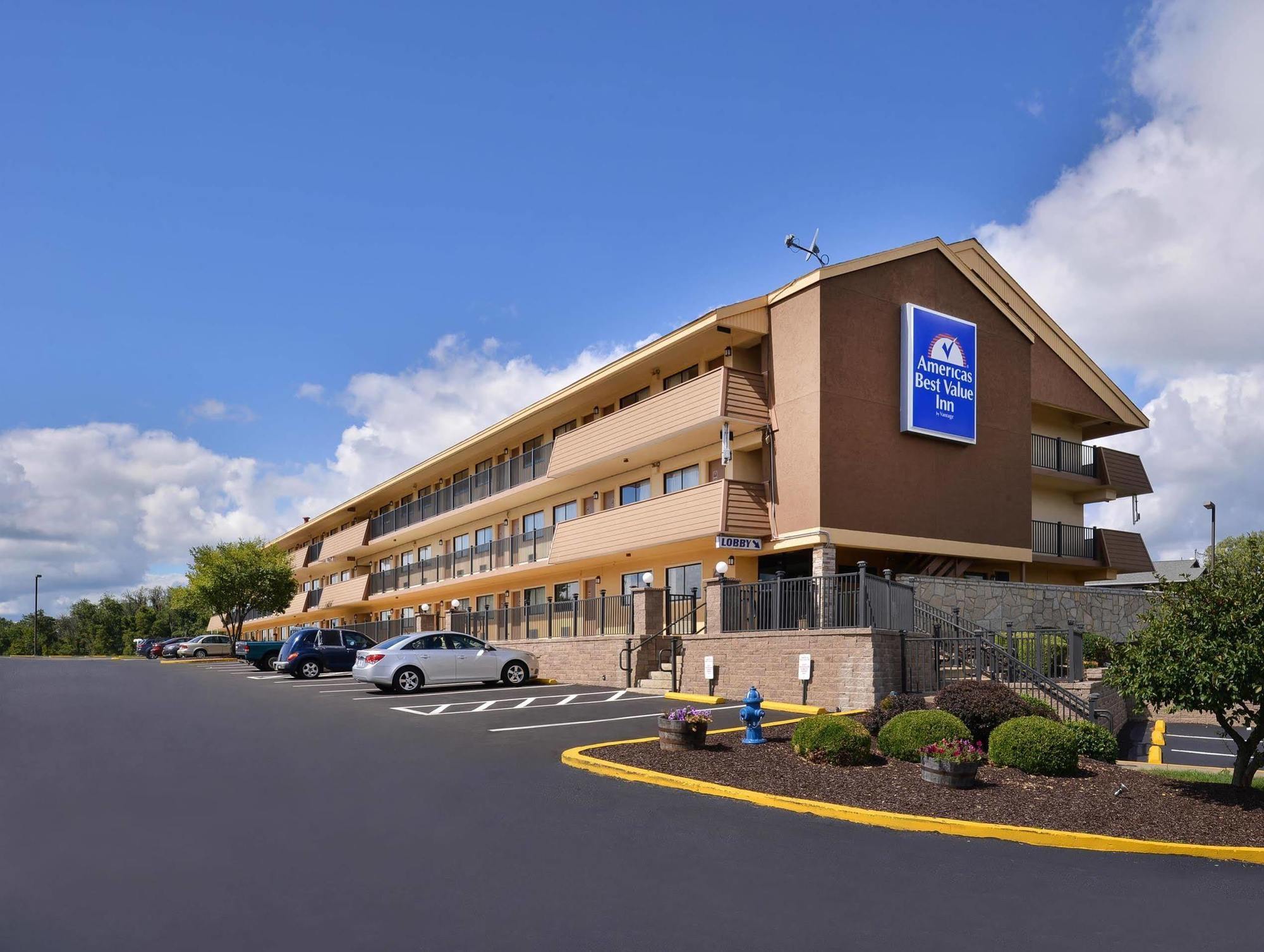 Motel Americas Value Inn-pittsburgh Airport