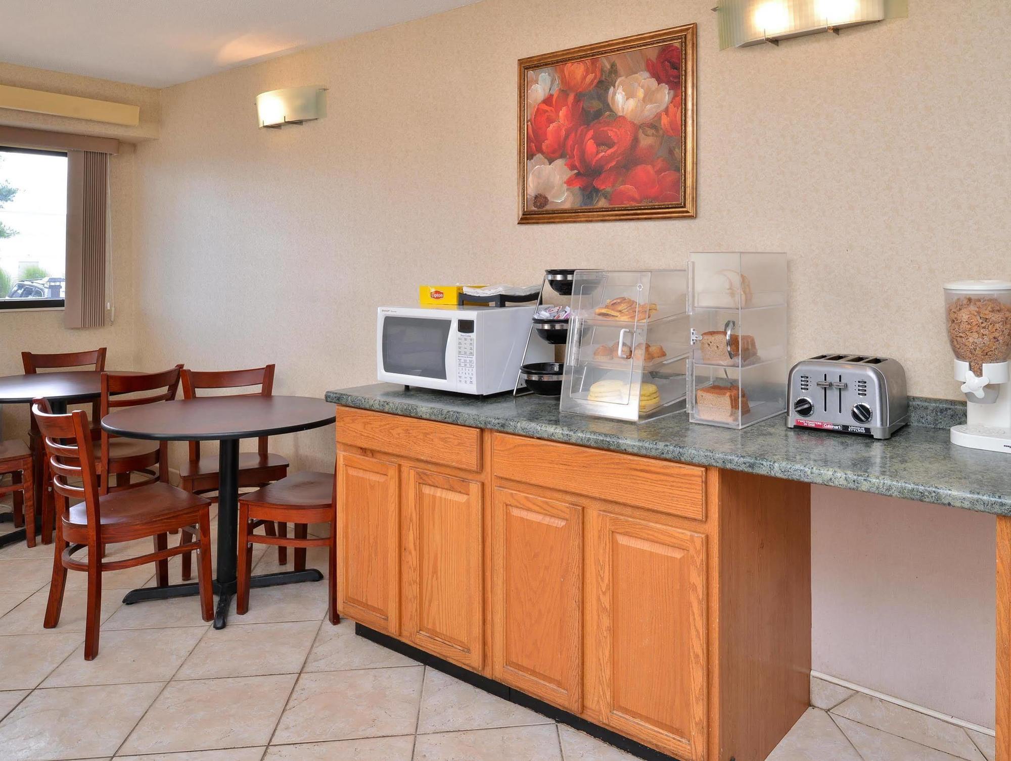 Americas Value Inn-pittsburgh Airport