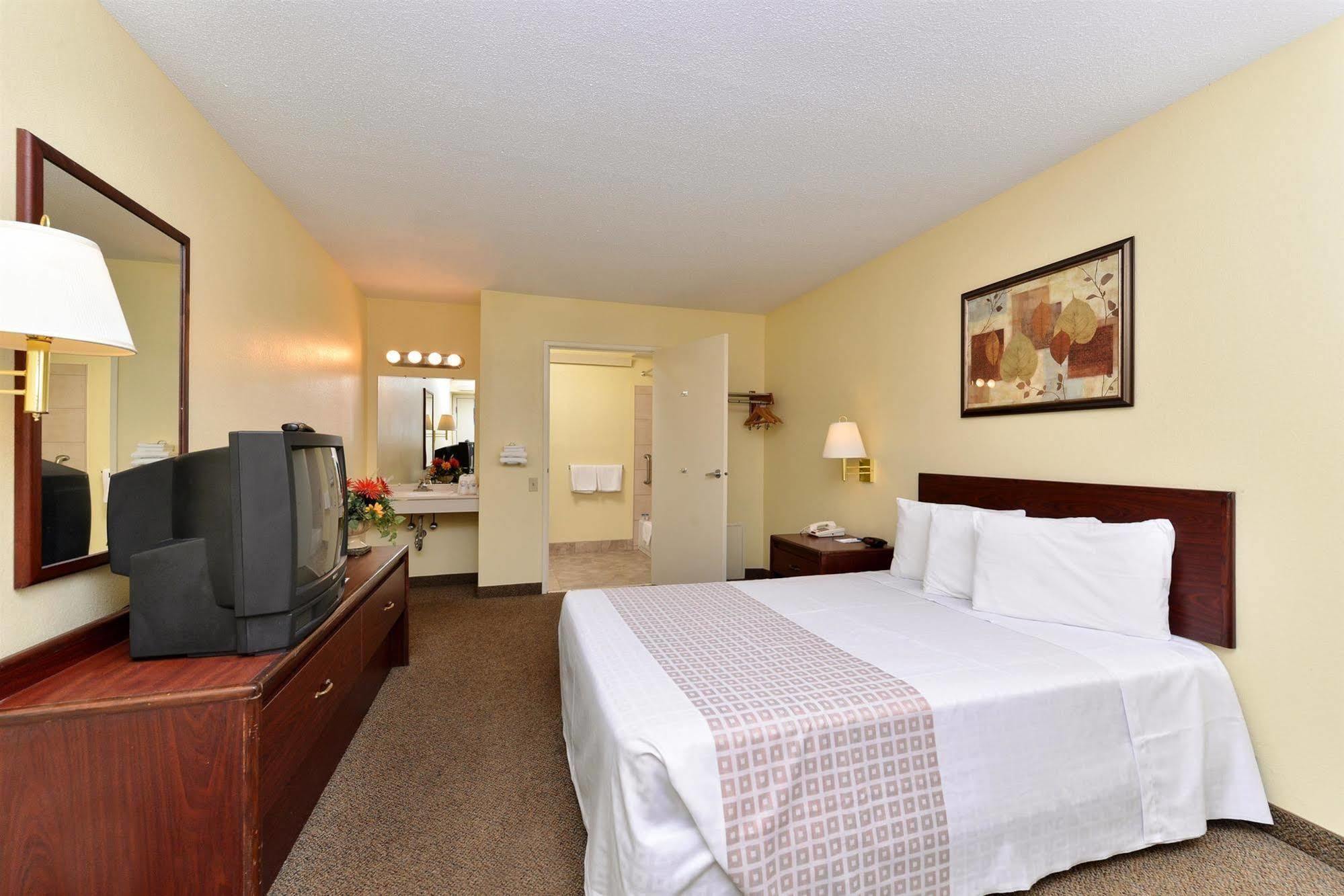 Motel Americas Value Inn-pittsburgh Airport 2*
