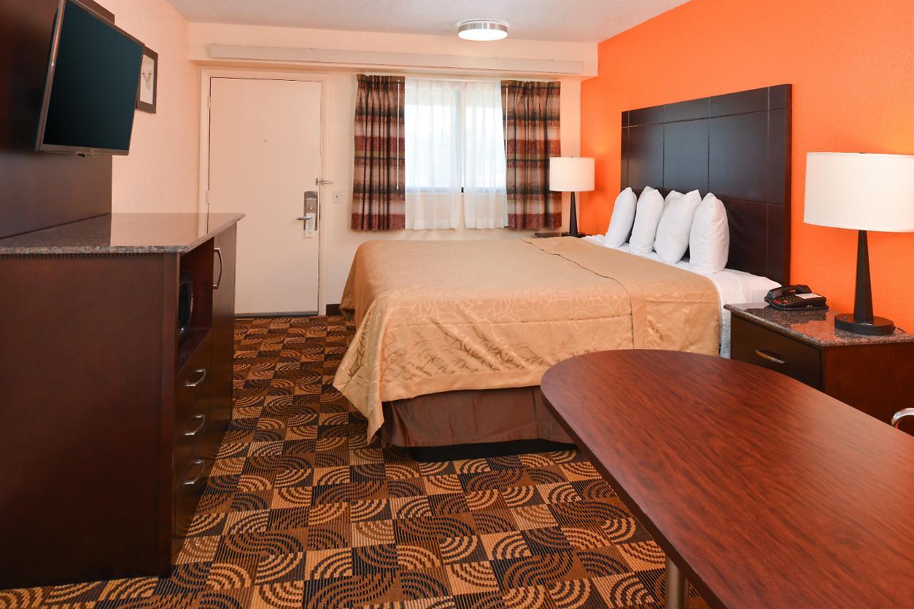 Americas Value Inn-pittsburgh Airport 2*