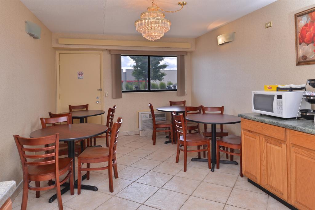 Americas Value Inn-pittsburgh Airport Motel 2*