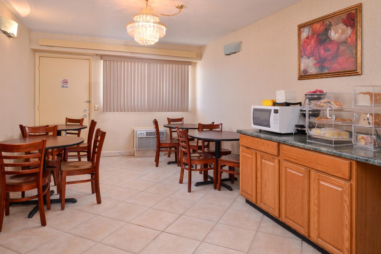 Americas Value Inn-pittsburgh Airport 2*