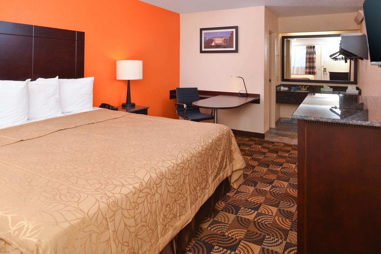 Motel Americas Value Inn-pittsburgh Airport 2*